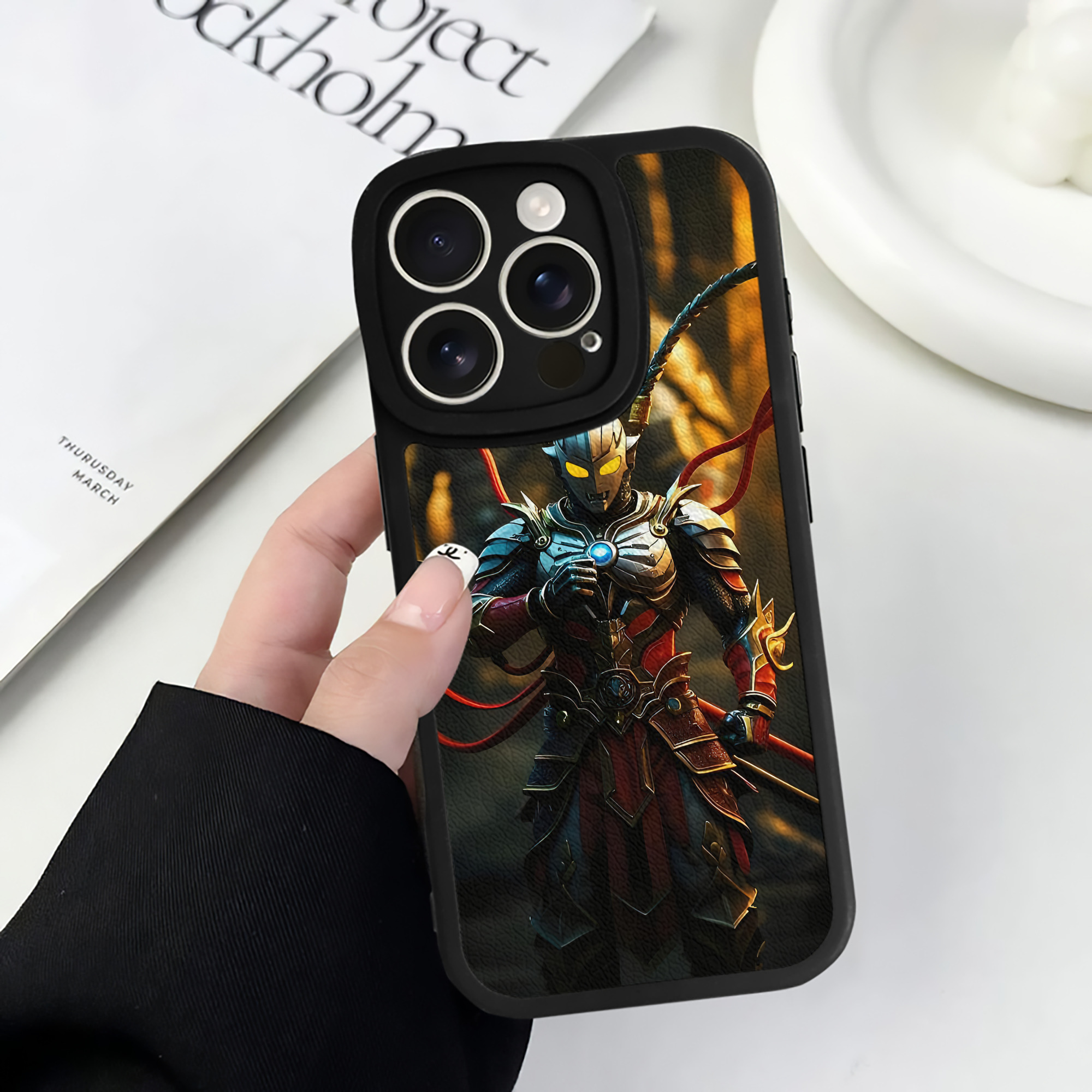 （画像用） ウルトラマン Ultraman 【iPhone 16シリーズ対応】シリコンスマホケース（レザー調） 材質：シリコン